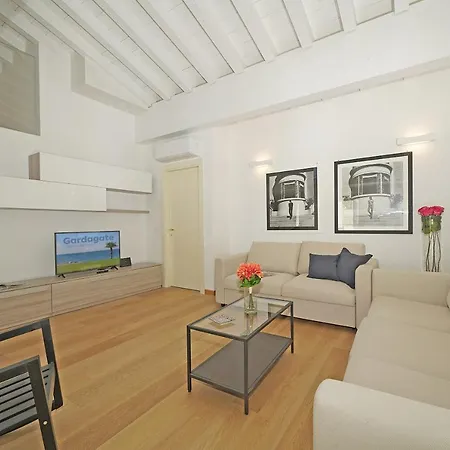 Finestra Vista - Gardagate Apartment Salo